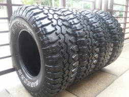 ยาง Mud Maxxis 31 10.5 R15 สิ้นปี13 ดอกเยอะ เนื้อนิ่มๆ ใช้อีก2-3ปีสบายๆ