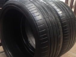 ยาง Bridgestone 275 35 20 ปลายปี11 ดอกเยอะ พร้อมใช้งาน