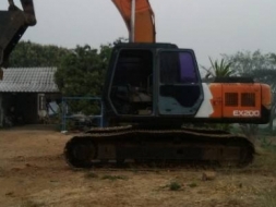 รถแบคโฮ HITACHI EX200-3