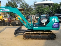 ขายรถขุดแบคโฮ KOMATSU Pc25-รุ่น7E ขนาด25 (คอลโทลน้ำมัน ระบบไว แทรคเหล็ก) รถพร้อมใช้งาน