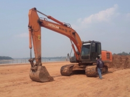 ขายด่วน  รถแบคโฮ  HITACHI  ZAXIS 200  สภาพดีมาก รถ 2 ปี  6500 ชัั่วโมง  เอกสารพร้อม