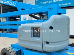 รถกระเช้า Boom Lift Genie Z-45/25J